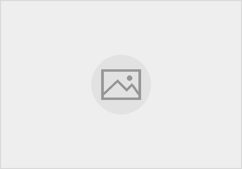 крупный план двухслойного капюшона и рибаны на манжете худи, плотная ткань футера